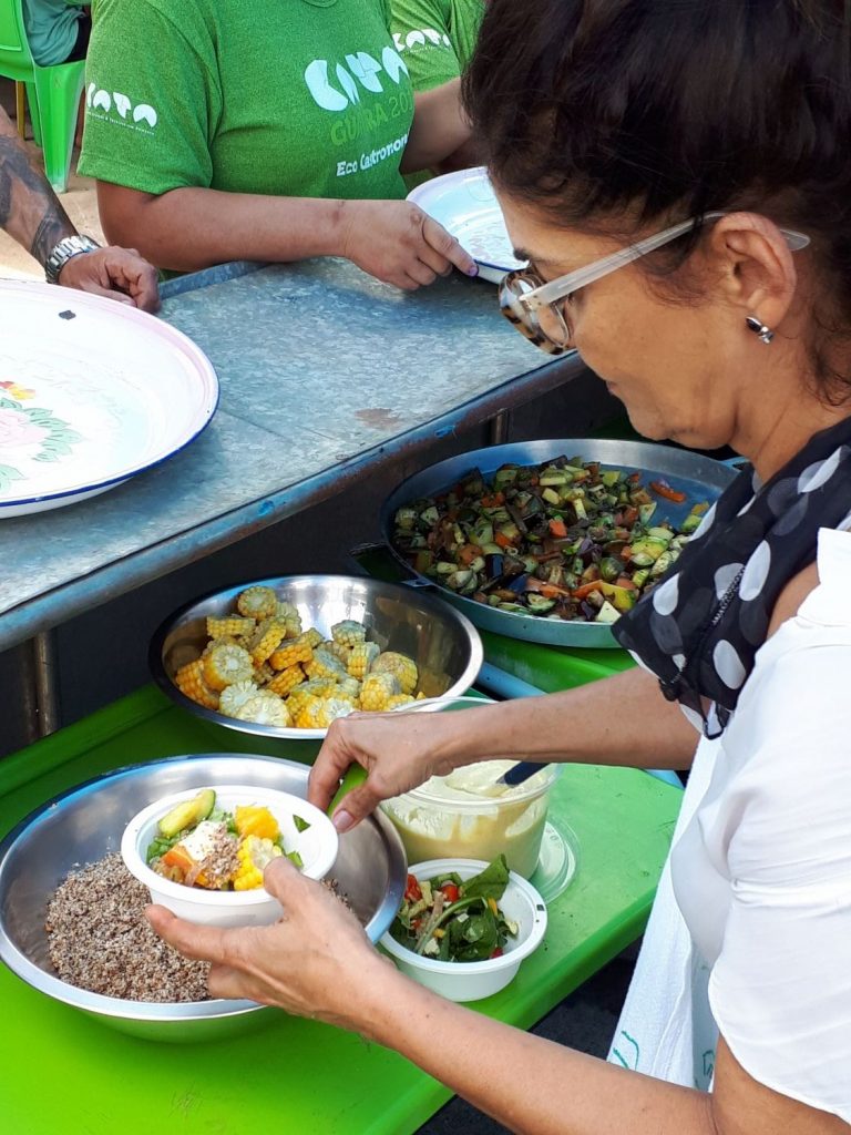 Embalagens biodegradáveis eeCoo são destaque durante evento gastronômico em Bonito