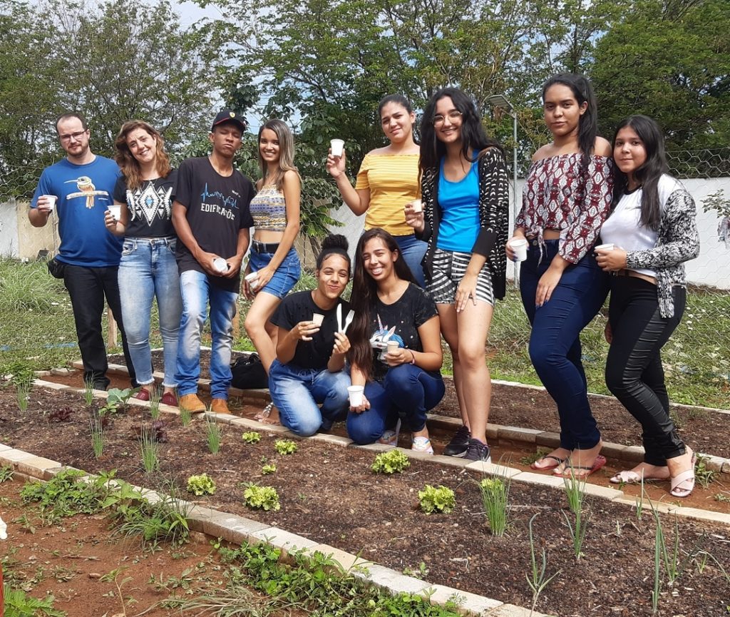 eeCoo apoio projeto horta no IFG de Aparecida de Goiânia.